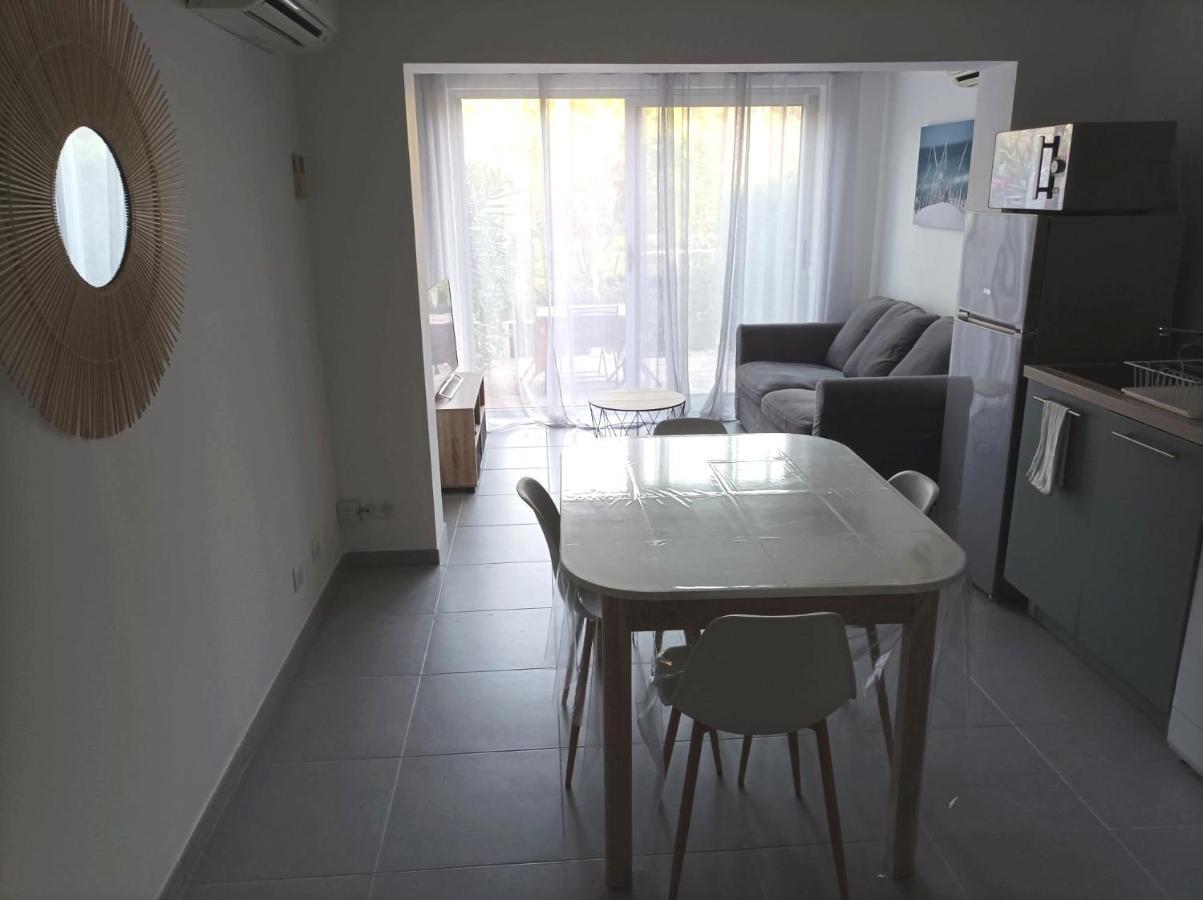 Charmant Studio Dans La Residence Haut Du Golf Saint-Raphaël Zewnętrze zdjęcie