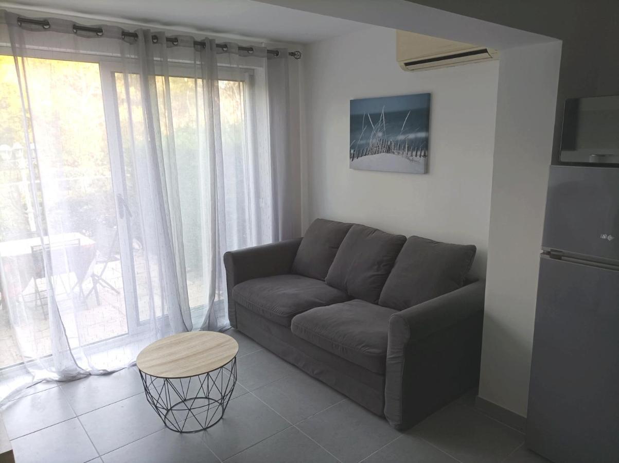 Charmant Studio Dans La Residence Haut Du Golf Saint-Raphaël Zewnętrze zdjęcie
